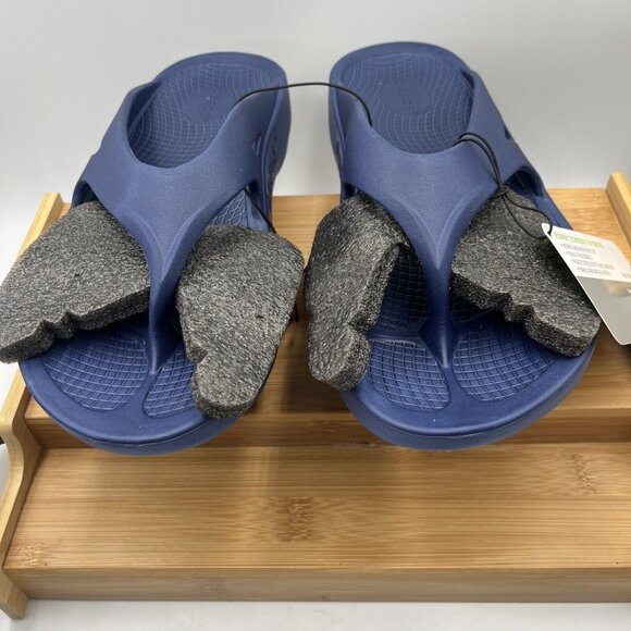 Oofos Original Flip Flops Women 8/Men 6 Navy Blue Comfort Recovery Sandals NEW - Picture 7 of 13